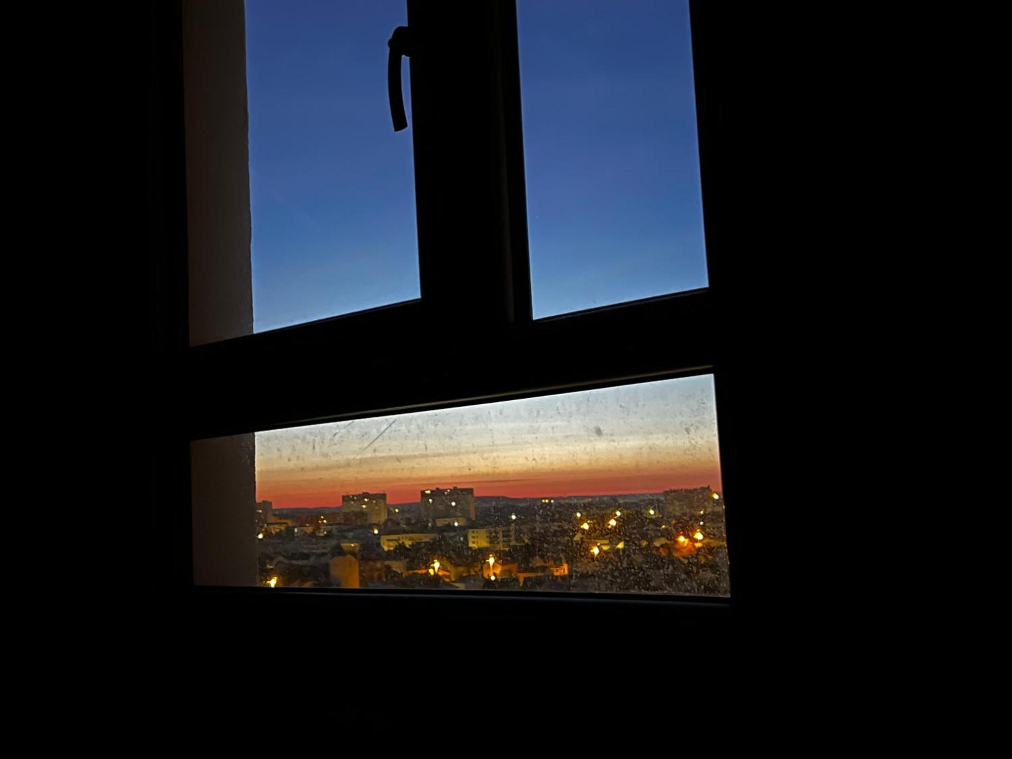 Chambre Artistique En Colocation Entre Disneyland Et Paris Нёйи-сюр-Марн Экстерьер фото